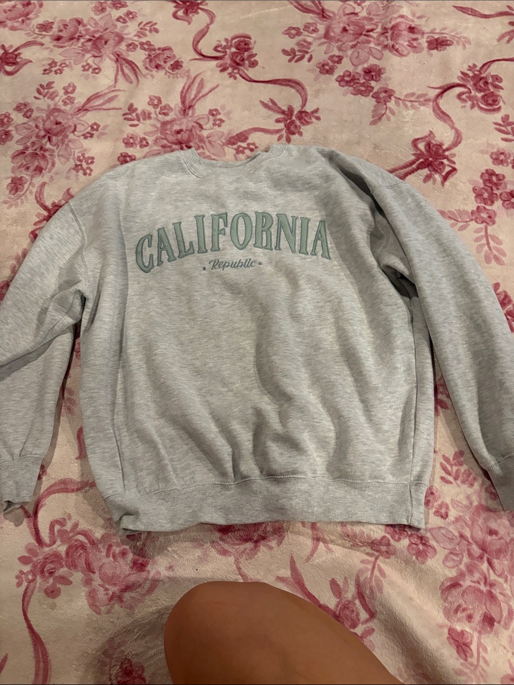 Reflex Gray Crewneck Sweatshirt with Mint California Script